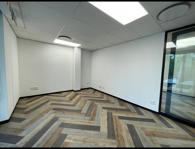 395M² OFFICE TO LET IN BRYANSTON